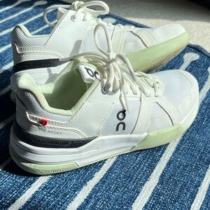 On Running - The Roger Clubhouse Pro Youth